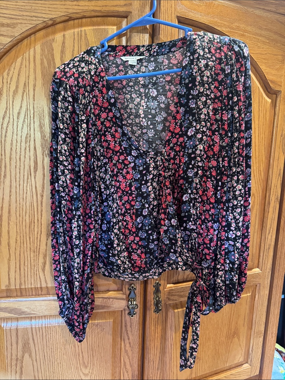 American Eagle Outfitters Black Floral Tie-Side V-Neck Blouse